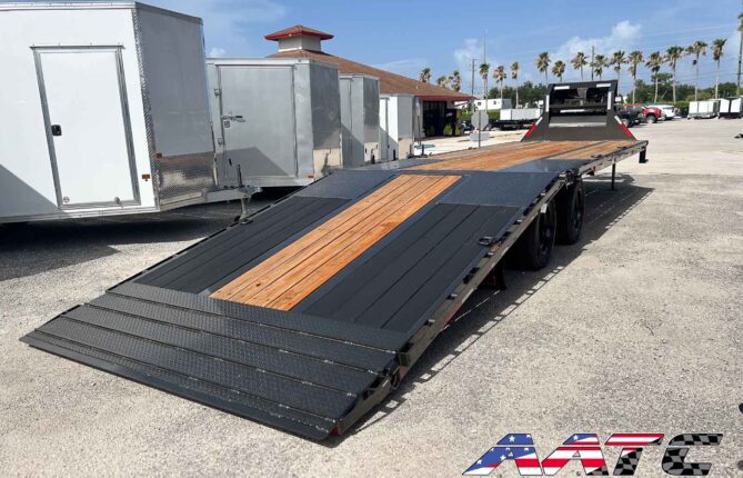 YDX-32-HYD MAXX-D 32' HYDRAULIC DOVETAIL TRAILER 25,990 - 30,000 GVWR 8.5X32 W/ 12' DOVETAIL - HYDRAULIC JACKS - 15,000 lb Axles