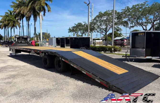 YDX-40-HYD MAXX-D 40' HYDRAULIC DOVETAIL TRAILER 25,990 -30,000 GVWR 8.5X40 W/ 12' DOVETAIL - HYDRAULIC JACKS -15,000 lb Axles